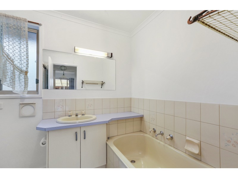 7 Newcomen Court, Lara VIC 3212