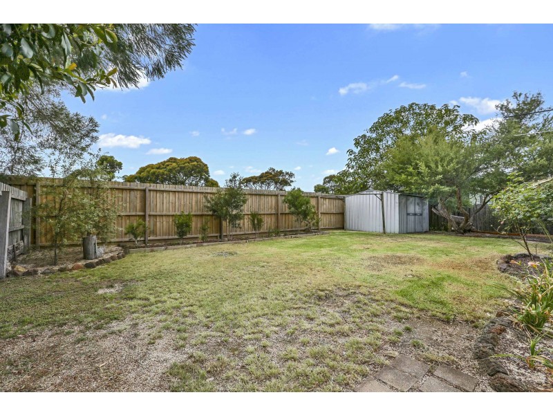 7 Newcomen Court, Lara VIC 3212
