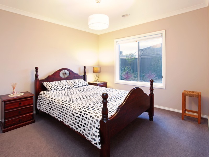 6 Moorhen Drive, Lara VIC 3212