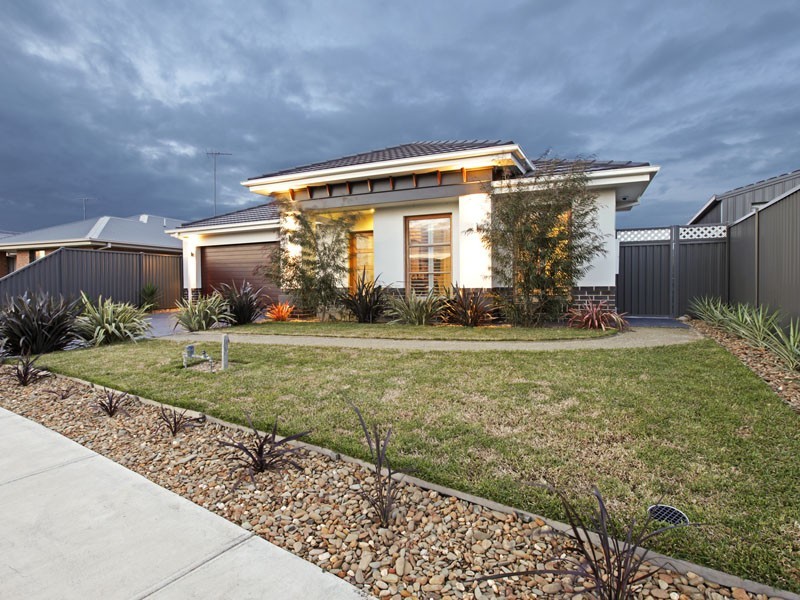 6 Moorhen Drive, Lara VIC 3212