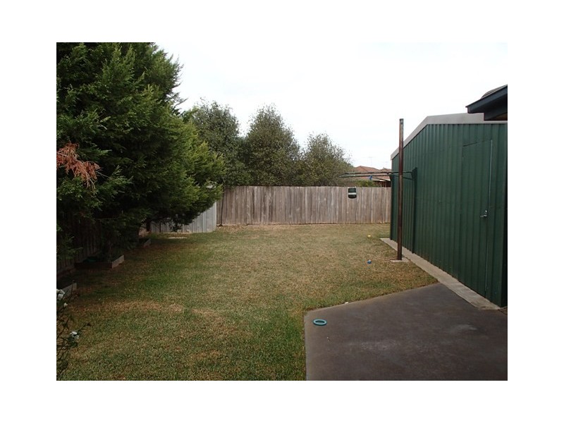 19 Kantara Crescent, Lara VIC 3212