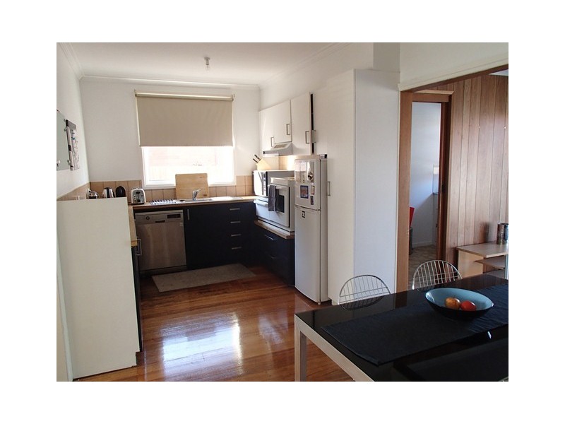 19 Tanner Street, Breakwater VIC 3219