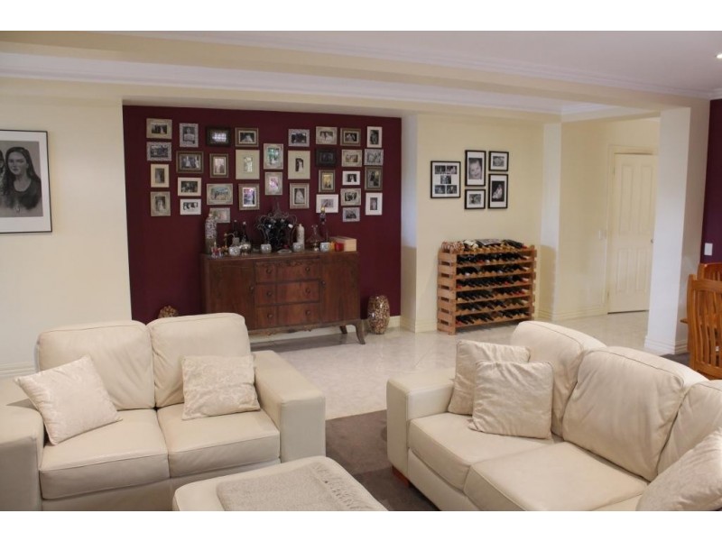 6 Nilaur Place, Lara VIC 3212