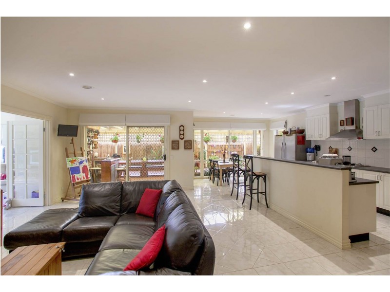 6 Nilaur Place, Lara VIC 3212