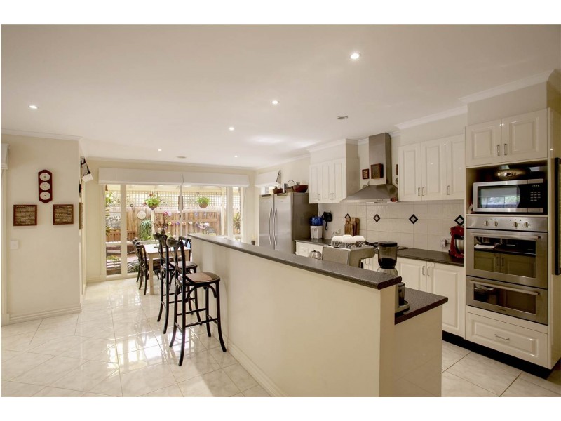 6 Nilaur Place, Lara VIC 3212