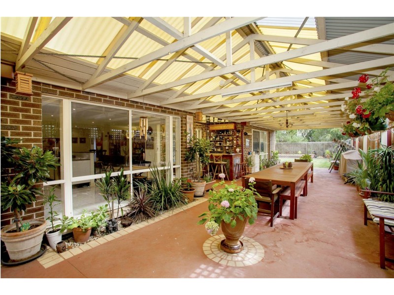 6 Nilaur Place, Lara VIC 3212