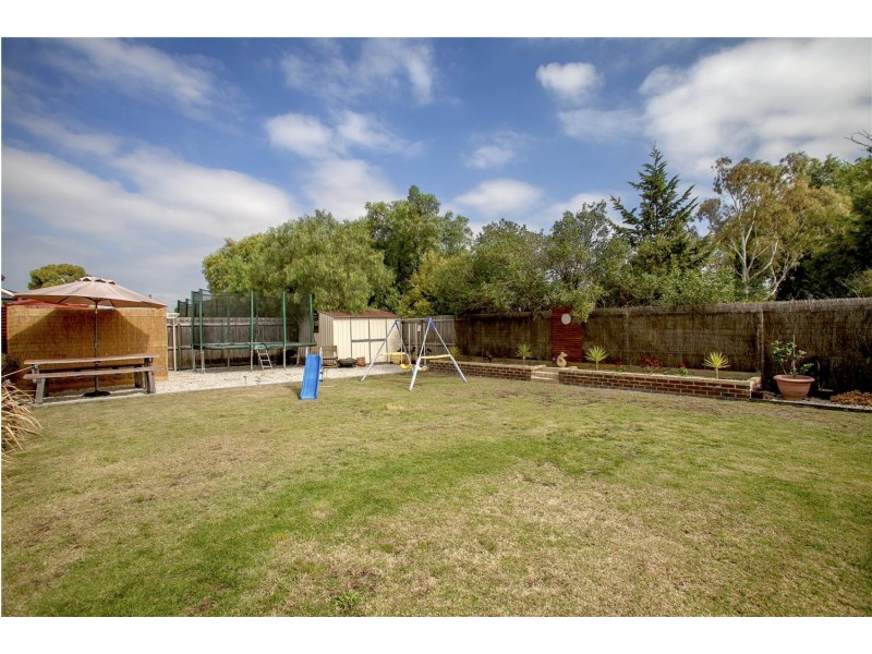 6 Nilaur Place, Lara VIC 3212