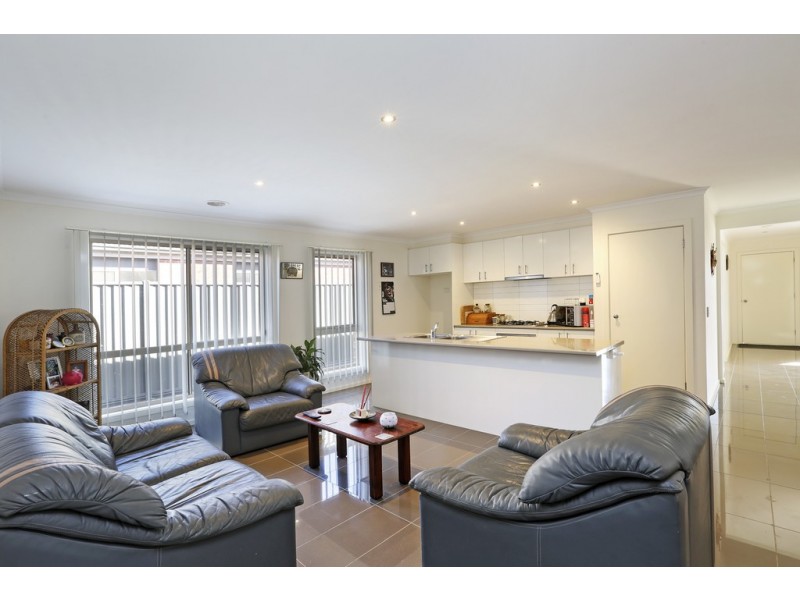 8 Mallard Court, Lara VIC 3212