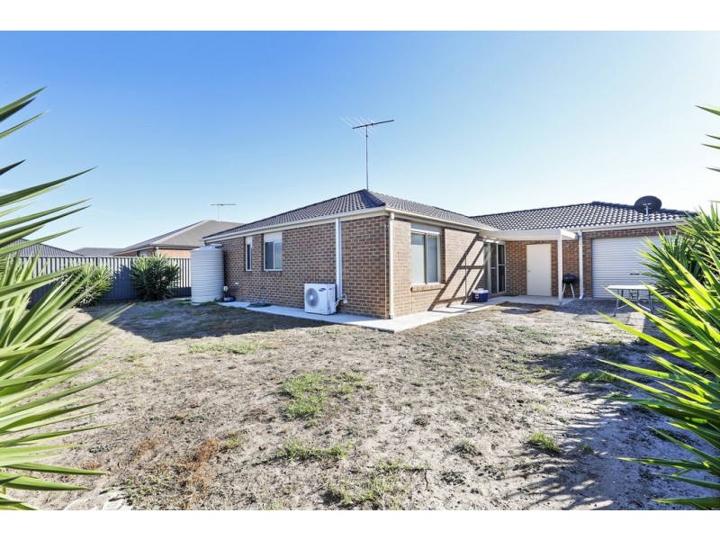 8 Mallard Court, Lara VIC 3212