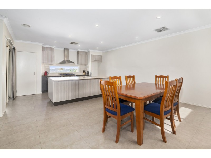 35 Nankeen Avenue, Lara VIC 3212