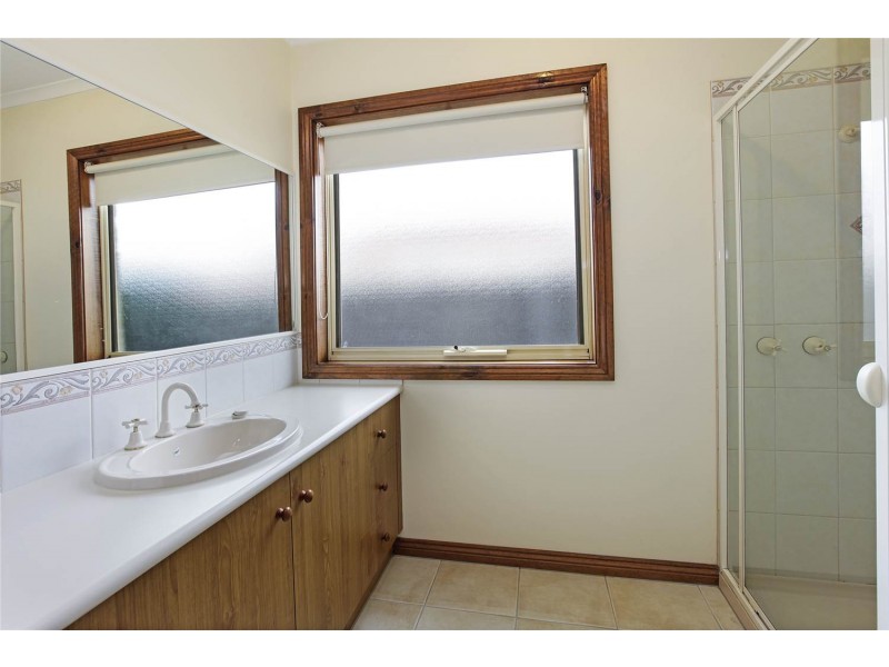 54 Richard Drive, Lara VIC 3212