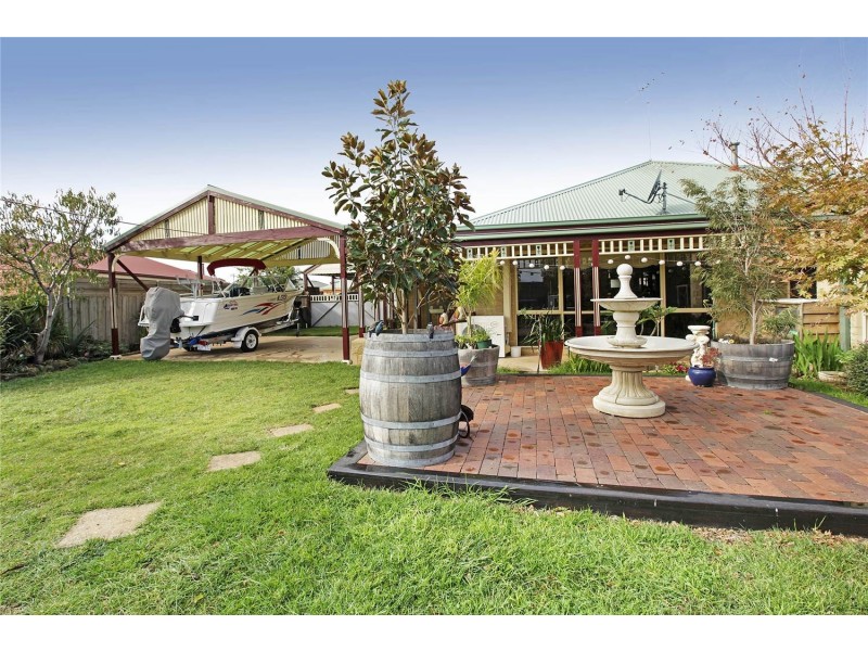 54 Richard Drive, Lara VIC 3212