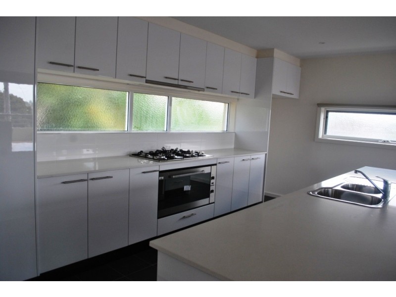 15 Roberts Road, Belmont VIC 3216