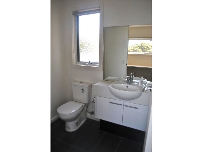 15 Roberts Road, Belmont VIC 3216