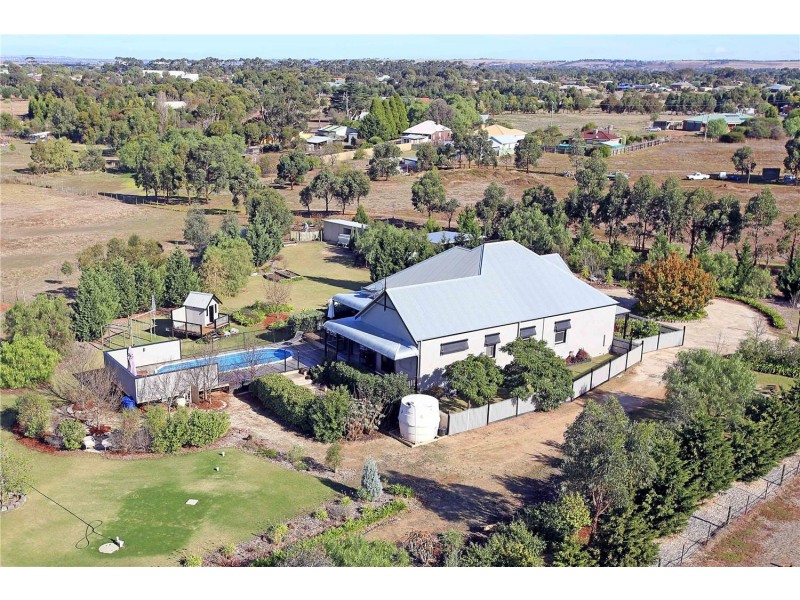 50 Osterlund Court, Lara VIC 3212