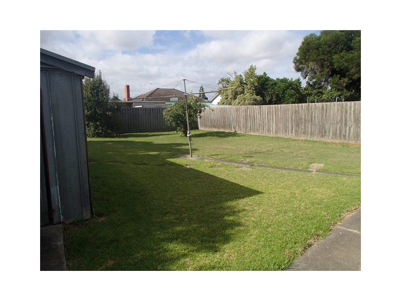 18 Vermont Avenue, Corio VIC 3214