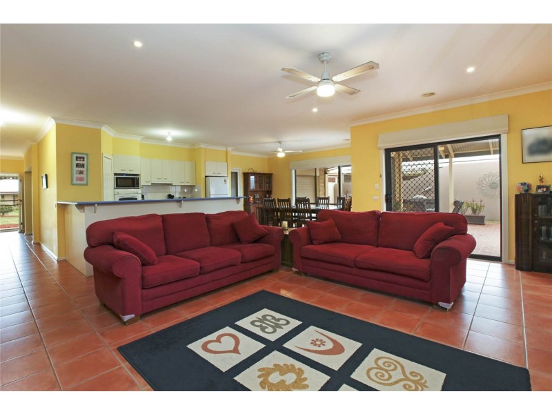 10 Oak Court, Lara VIC 3212