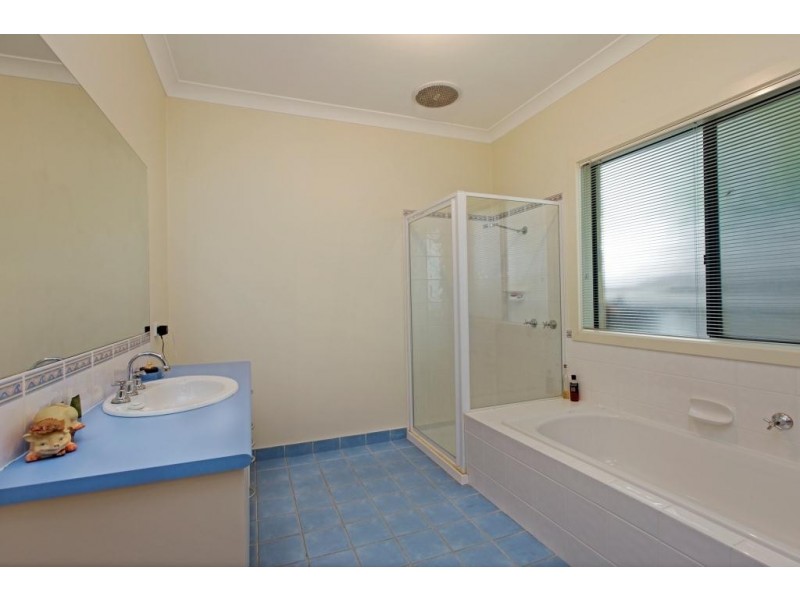 10 Oak Court, Lara VIC 3212