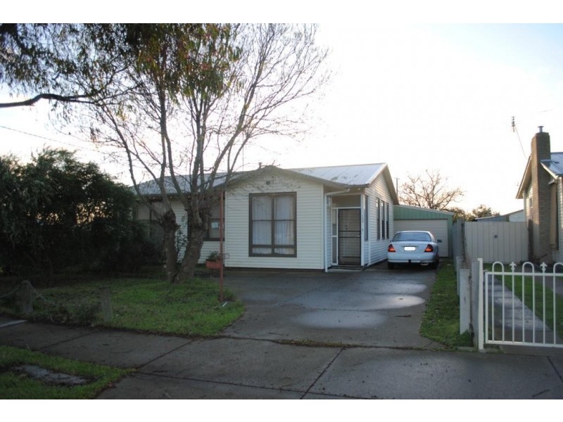 102 Robin Avenue, Norlane VIC 3214