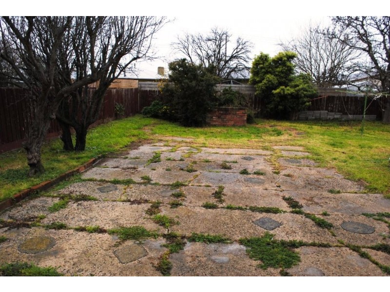 102 Robin Avenue, Norlane VIC 3214