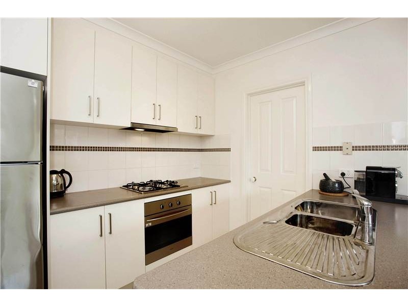 2/2 Young Street, Lara VIC 3212