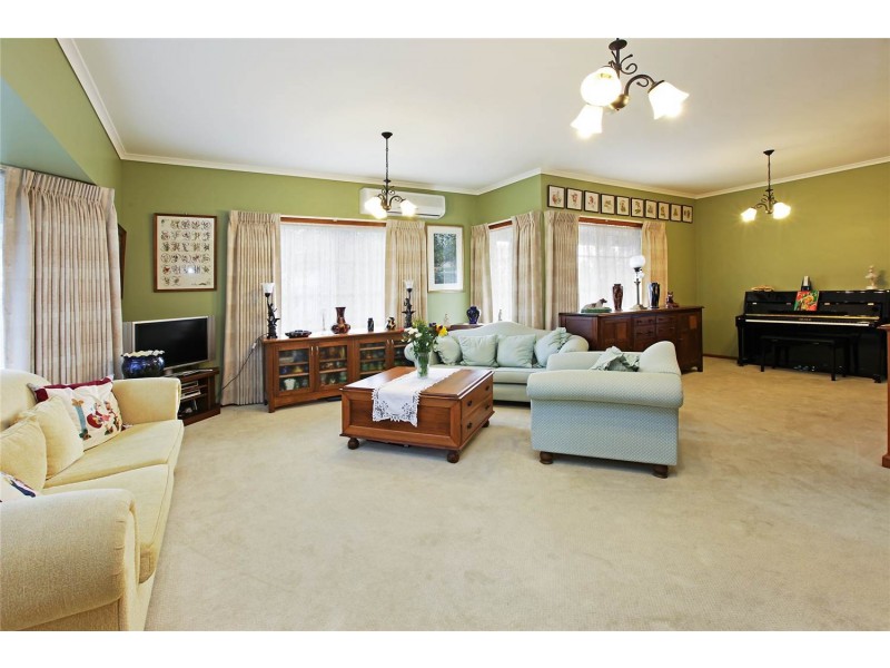 5 Newcomen Court, Lara VIC 3212