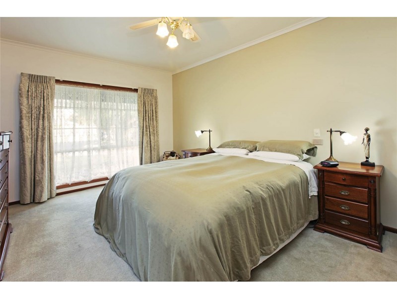 5 Newcomen Court, Lara VIC 3212