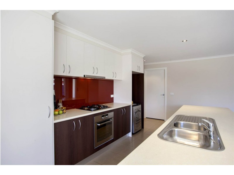 2/26 Benjamin Drive, Lara VIC 3212