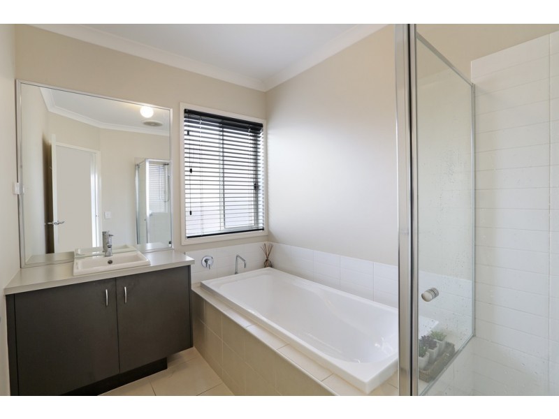 11 Agathea Close, Corio VIC 3214