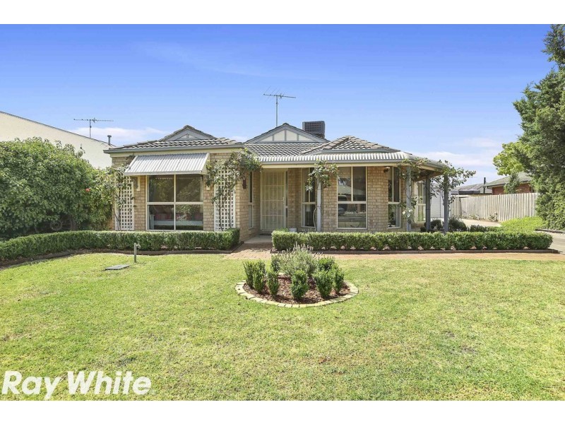 11 Sherwood Grove, Lara VIC 3212