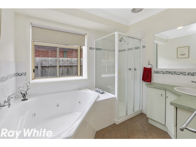 11 Sherwood Grove, Lara VIC 3212