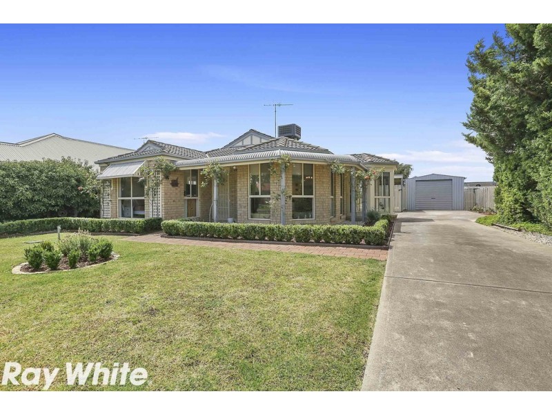 11 Sherwood Grove, Lara VIC 3212