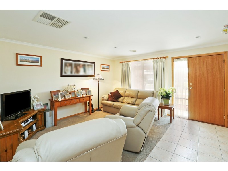 13 Oak Court, Lara VIC 3212