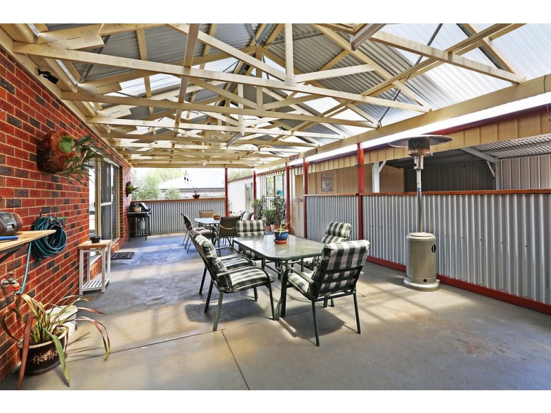 13 Oak Court, Lara VIC 3212