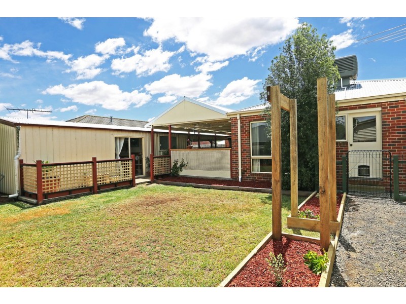 13 Oak Court, Lara VIC 3212