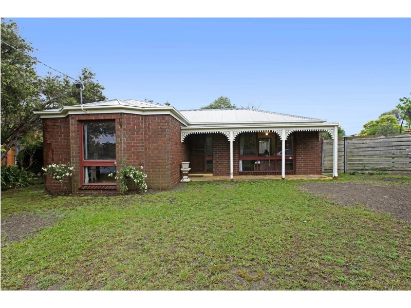 11 Upton Court, Lara VIC 3212