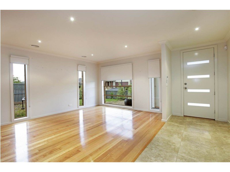 18-20 Moorhen Drive, Lara VIC 3212
