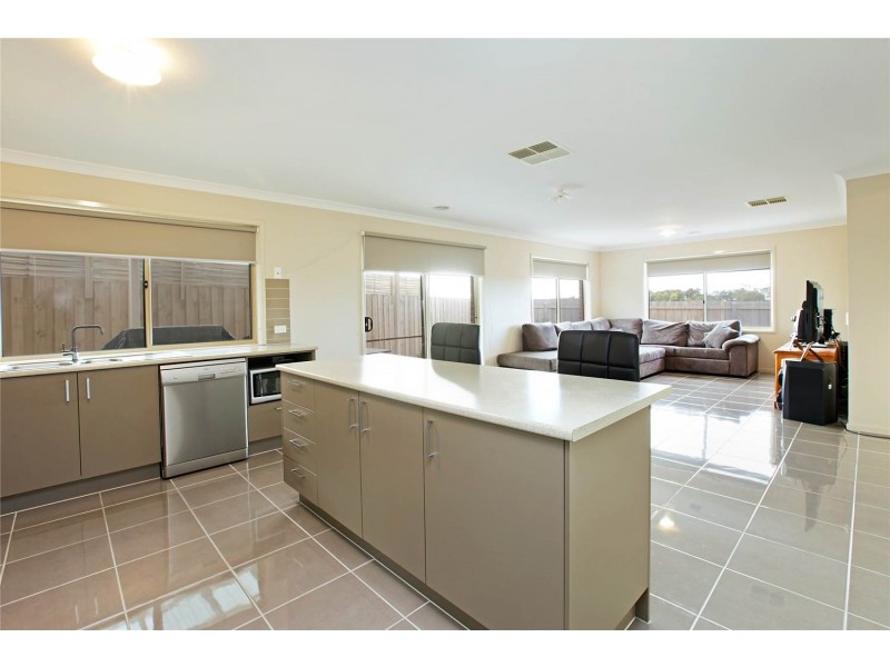 4 Viogner Place, Waurn Ponds VIC 3216