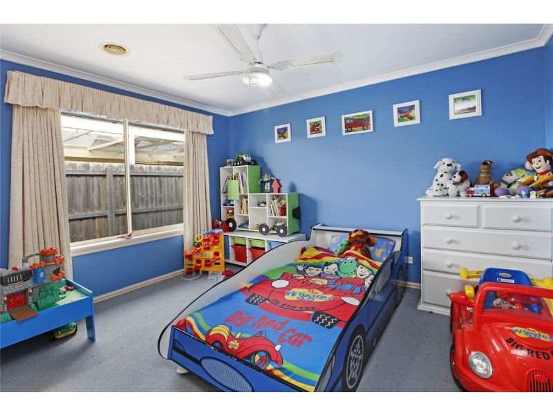 8 Lipson Drive, Lara VIC 3212