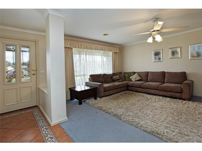 8 Lipson Drive, Lara VIC 3212