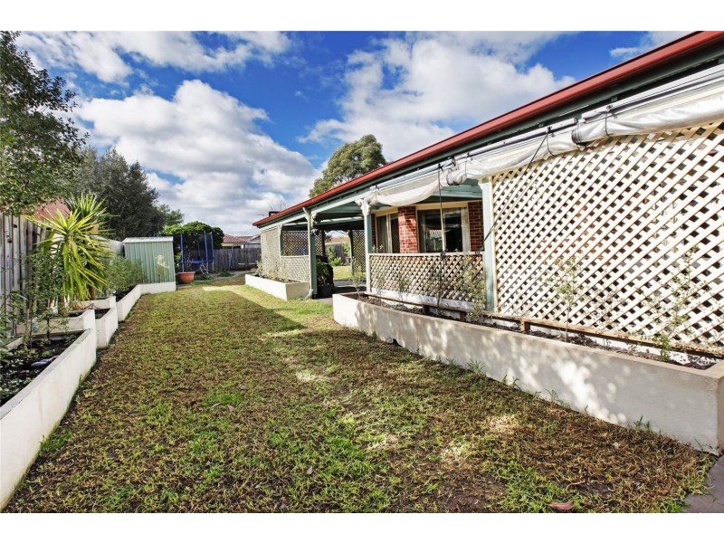 8 Lipson Drive, Lara VIC 3212