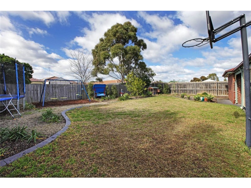 8 Lipson Drive, Lara VIC 3212