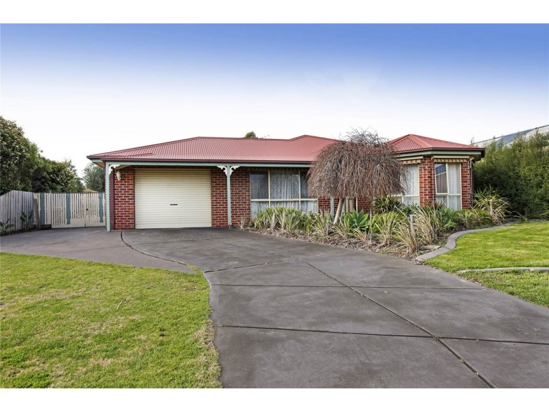 8 Lipson Drive, Lara VIC 3212