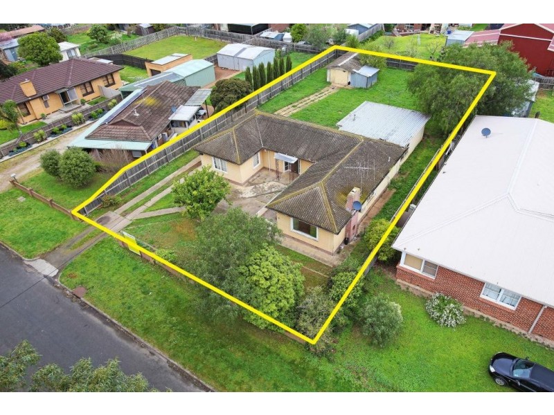 16 Station Lake Road, Lara VIC 3212