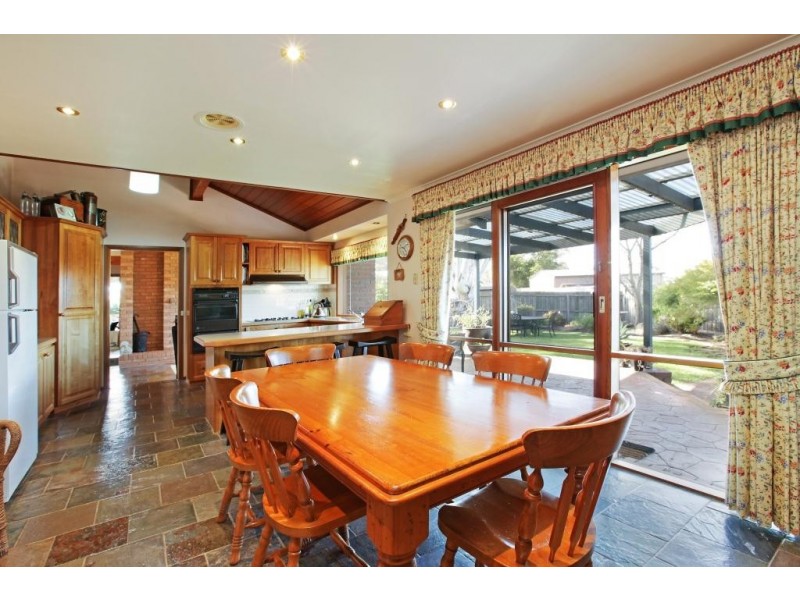 5 Swindon Court, Lara VIC 3212