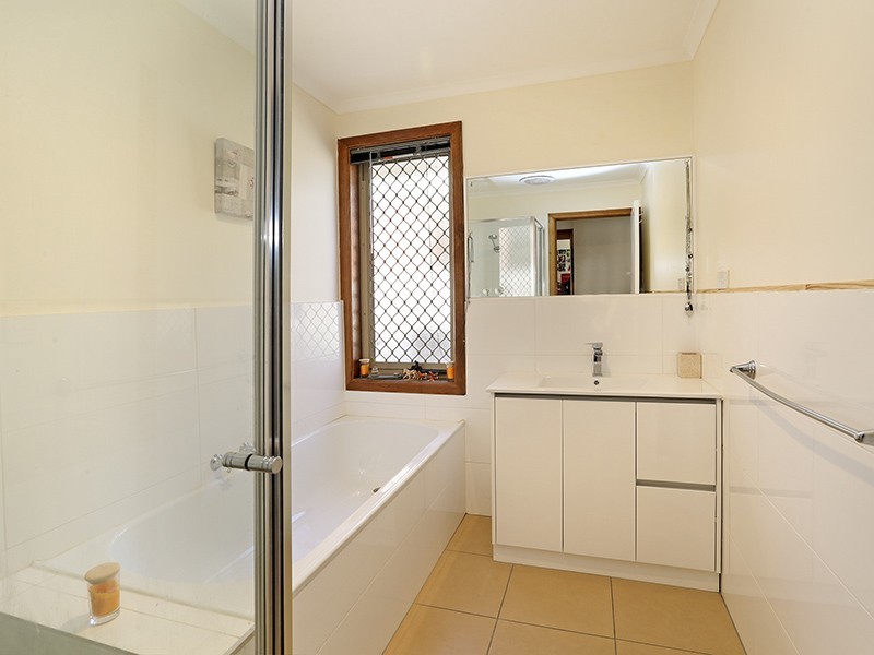 2/52 Cameron Crescent, Lara VIC 3212