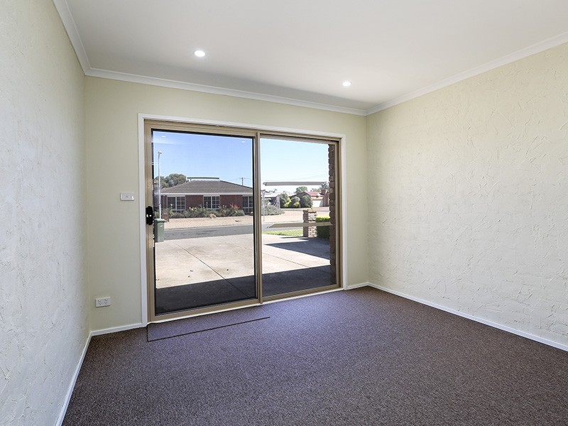 2/52 Cameron Crescent, Lara VIC 3212