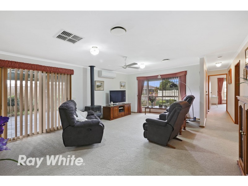 43 Cameron Crescent, Lara VIC 3212