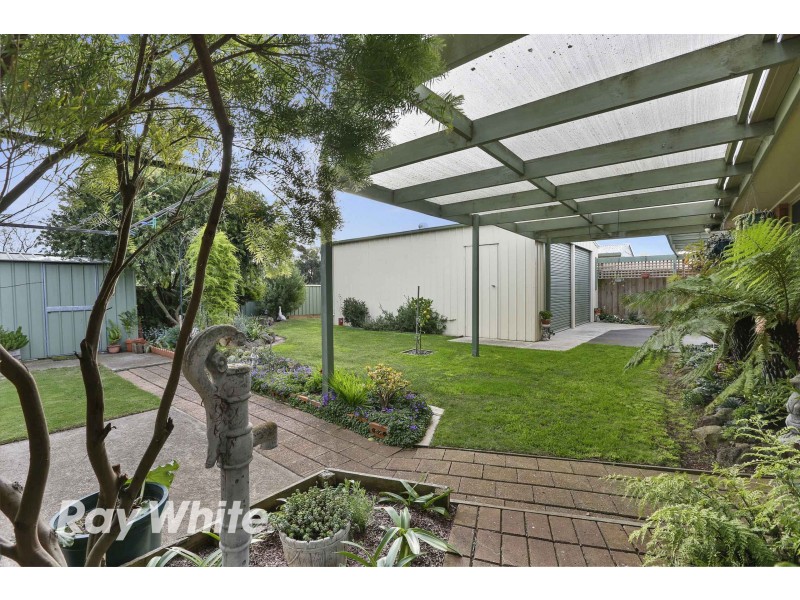 43 Cameron Crescent, Lara VIC 3212