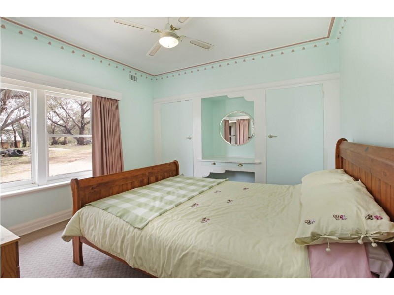 80 Clarkes Road, Anakie VIC 3221